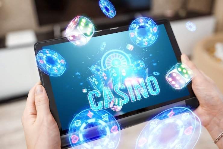 Membaca promo melalui ponsel dengan teliti